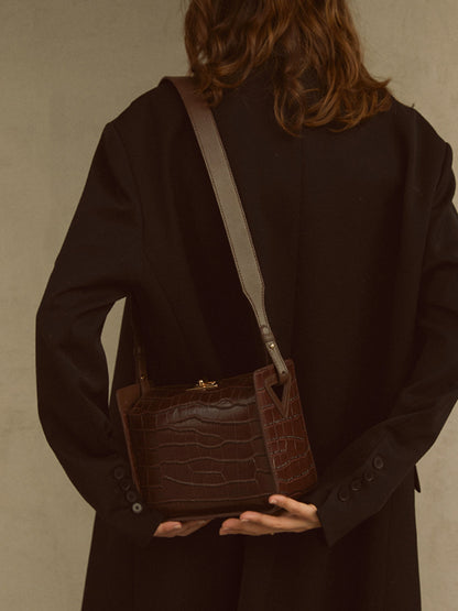 Elegant Genuine Leather Handbag for Daily Use