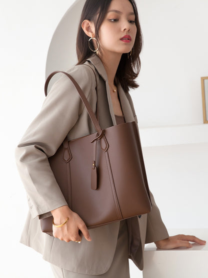 Spacious Genuine Leather Shoulder Bag for Modern Lifestyle