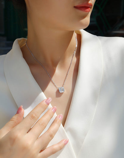 Platinum Plated Moissanite Necklace – Compact Luxury That Shines