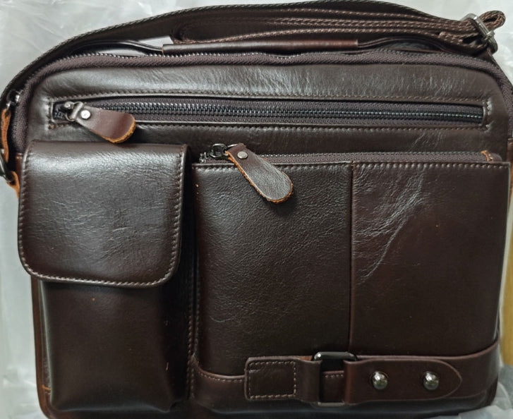 Genuine Leather Men’s Messenger Bag – Timeless Design