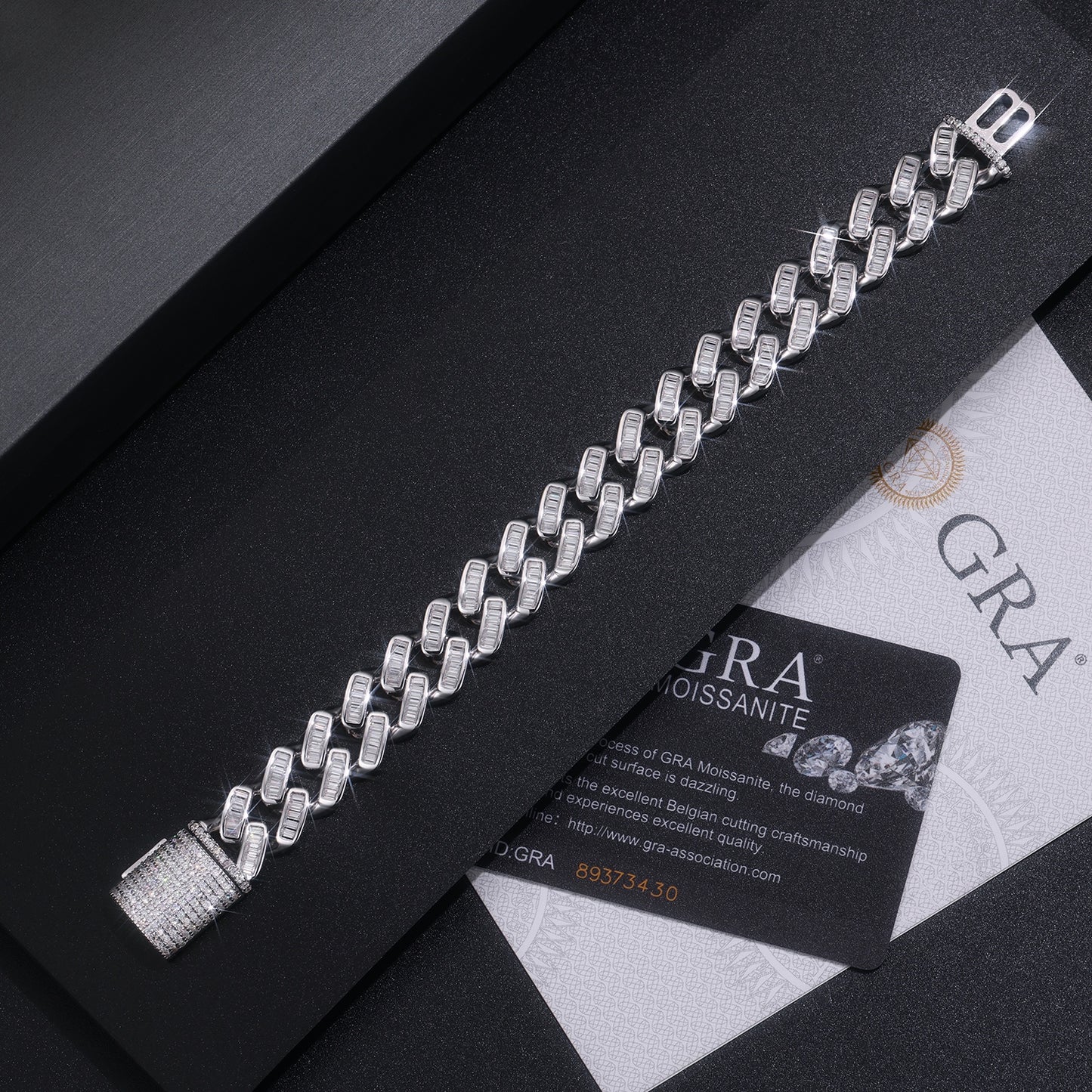 Elegant Moissanite Silver Bracelet – Fashionable Platinum Finish